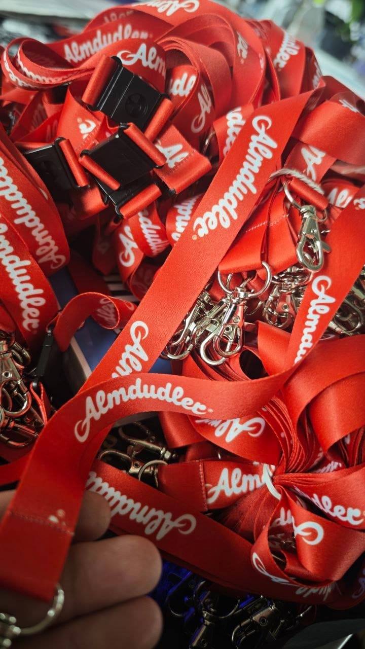 Almdudler Lanyards bedruckt mit Logo, Merchandise Schlüsselbänder Wien