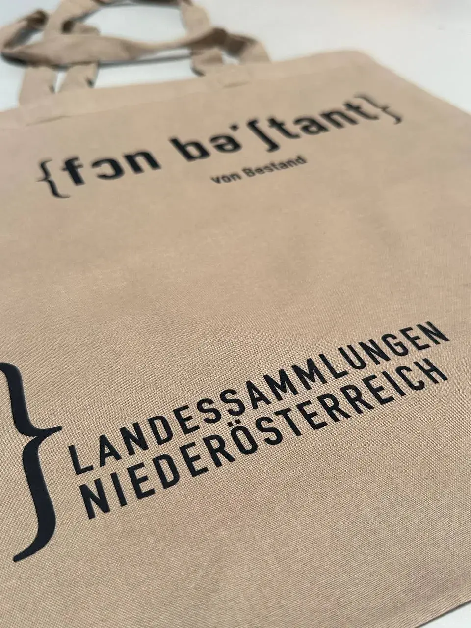 Naturfarbene Baumwolltasche mit Logodruck