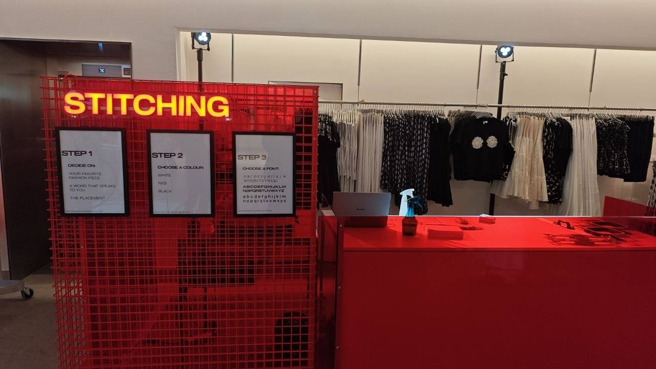 H&M Stitching Station mit Schritt für Schritt Anleitung im Store
