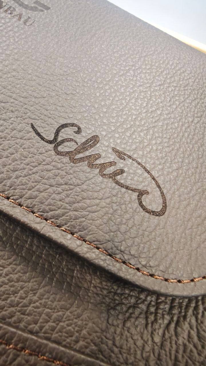 Lasergravur Handtasche braunes Leder mit Schriftzug Selma