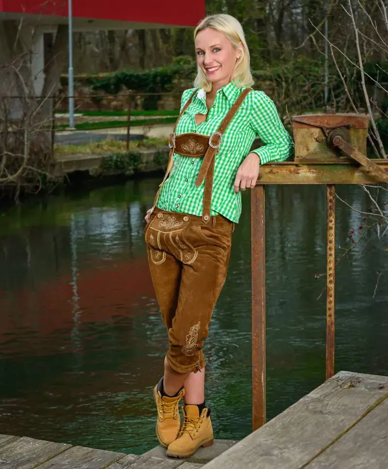 Damen-Lederhose lang mit besticktem Brustschild