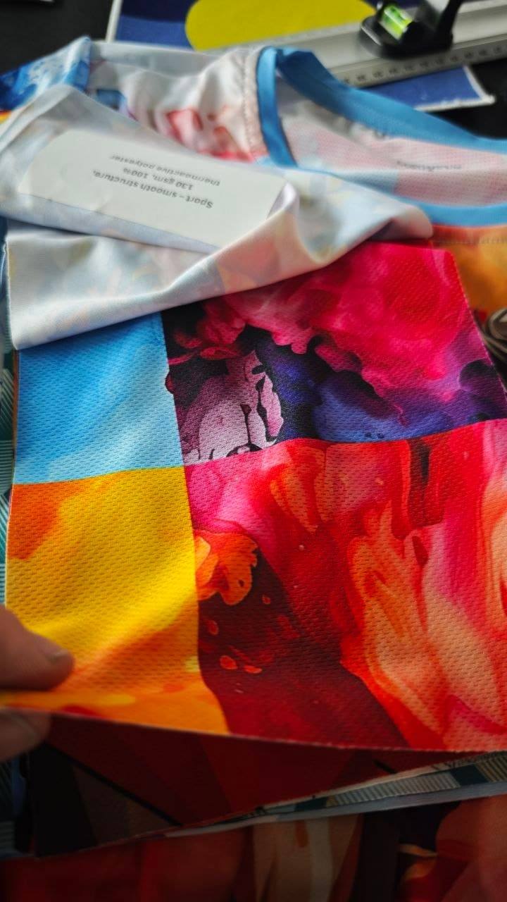 Musterstoff mit vollflächigem Textildruck