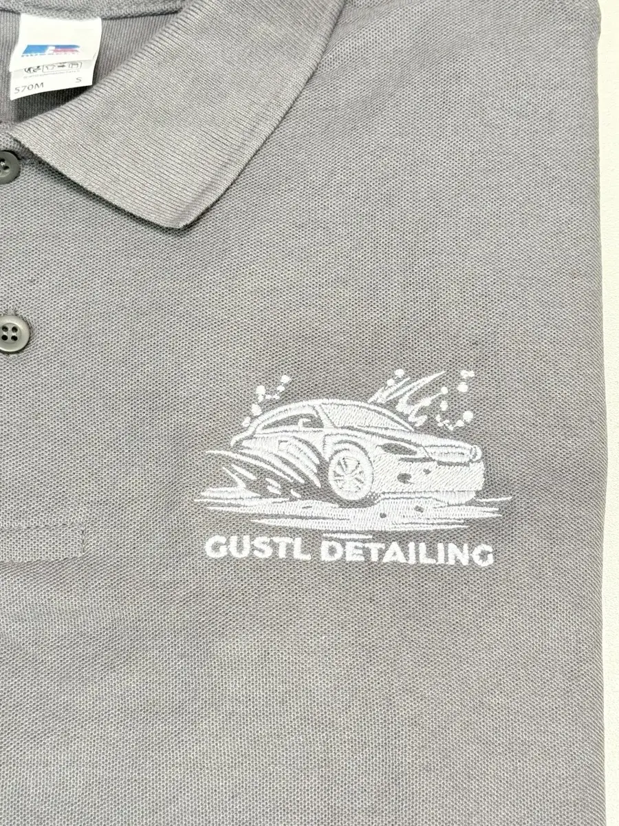 Poloshirt mit weißem Druck