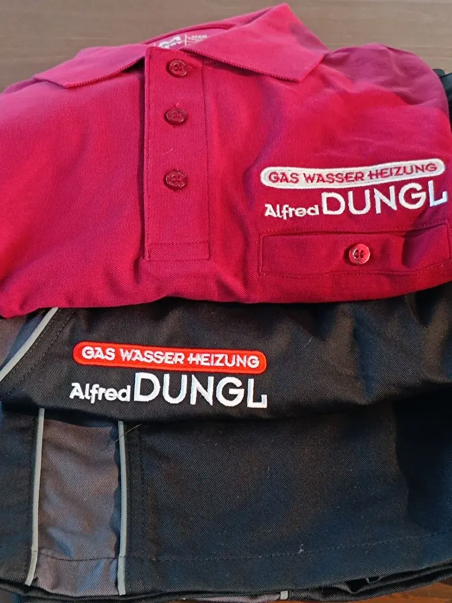 Poloshirts mit gesticktem Logo