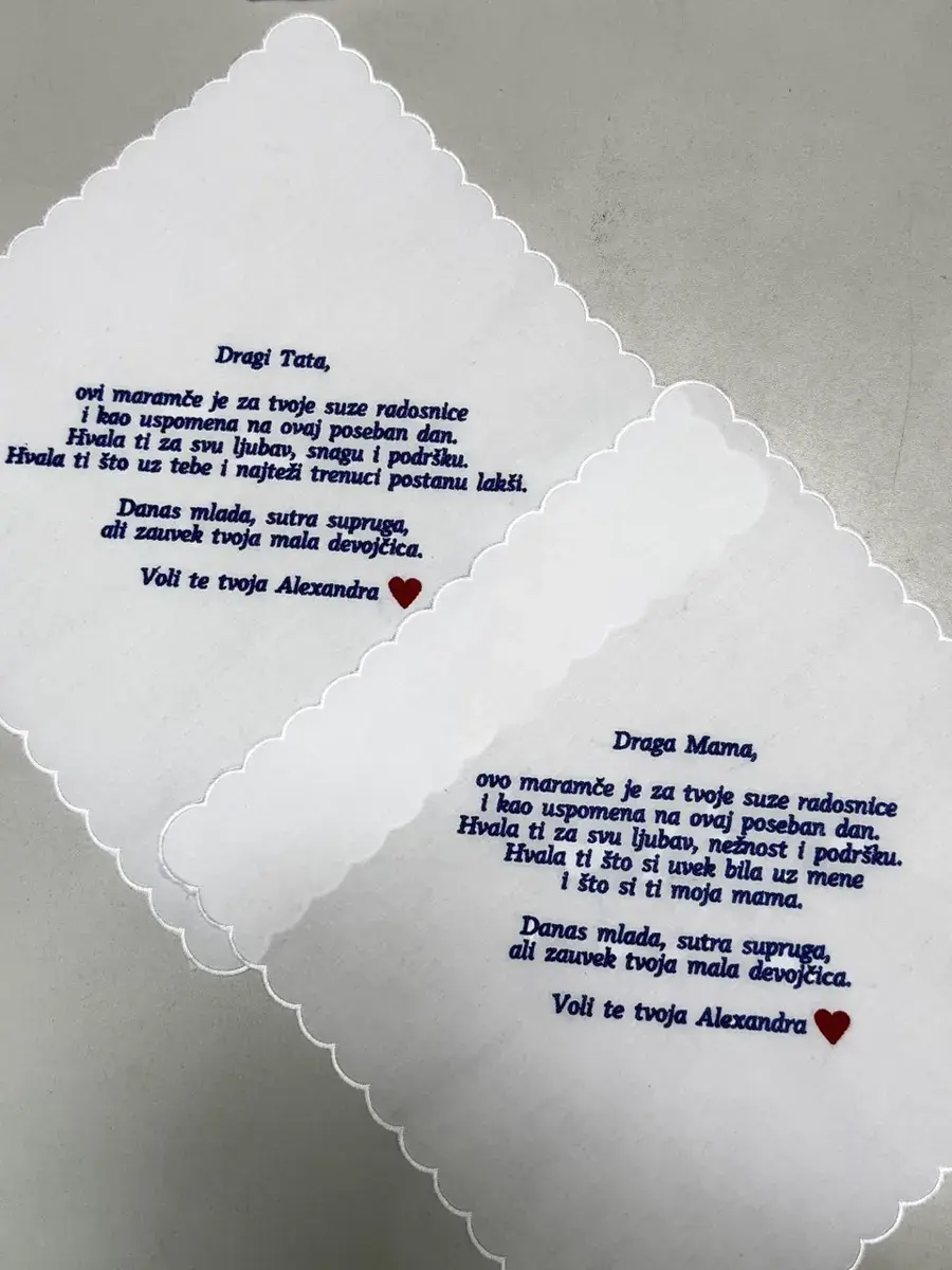 Stofftaschentuch mit gesticktem Text